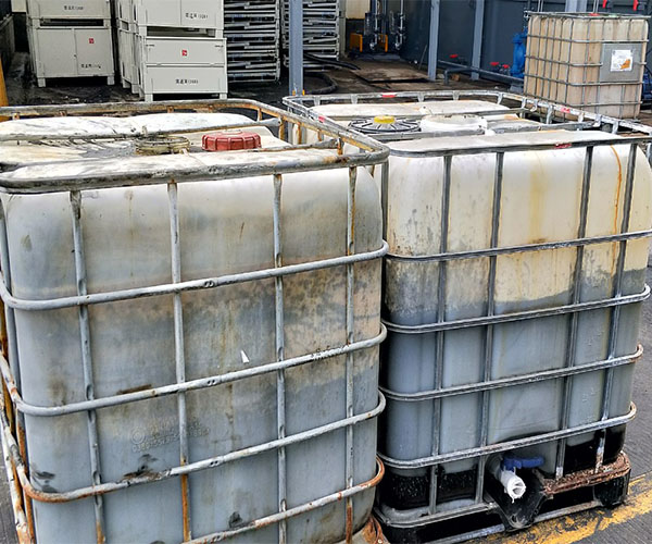 工業(yè)廢水處理現(xiàn)場(chǎng) 工業(yè)廢水處理現(xiàn)場(chǎng)